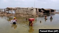 د سيند په يوشمېر سيمو کې لا هم سېلابي اوبه ولاړې دي - عکس له ارشیفه