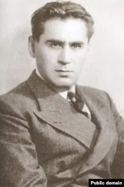 Павло Судоплатов (1907–1996) – керівник радянських закордонних диверсійних спецслужб. Брав безпосередню участь у розробці та виконанні гучних політичних убивств опонентів сталінського режиму та радянської влади