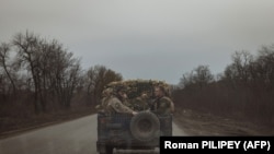 Українські військові в околицях Часового Яру, який є обʼєктом атак сил РФ упродовж останніх місяців