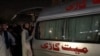 د اګست پر ۳۱مه هغه امبولانس ته خلک ورټول شوي چې د نعمت الله مړی پکې دی