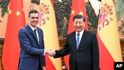 Премьер Испании Педро Санчес и глава Китая Си Цзиньпин