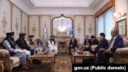 Кадры встречи правительственной делегации во главе с премьер-министром Узбекистана Абдуллой Ариповым с представителями Талибана, Кабул, 17 августа 2024 года (фото пресс-службы премьер-министра).