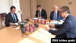 Sastanak u Briselu: premijer Kosova Aljbin Kurti, specijalni predstavnik EU za dijalog Beograda i Prištine Miroslav Lajčak, visoki predstavnik EU za spoljnu politiku i bezbednost Žozep Borelj i predsednik Srbije Aleksandar Vučić, 18. avgust 2022.