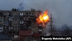 Житловий будинок в Маріуполі після обстрілу російських військових, 11 березня 2022 року