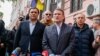 ფოტო არქივიდან: ვიქტორ მედვედჩუკი თანამოაზრეებთან ერთად. კიევი, 12 ოქტომბერი, 2021წ.