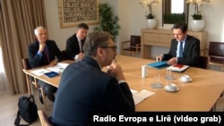 Visoki predstavnik EU za spoljnu politiku Žozep Borelj, specijalni predstavnik EU za dijalog Miroslav Lajčak, premijer Kosova Aljbin Kurti i predsednik Srbije Aleksandar Vučić na sastanku u Briselu, 21. novembar 2022.