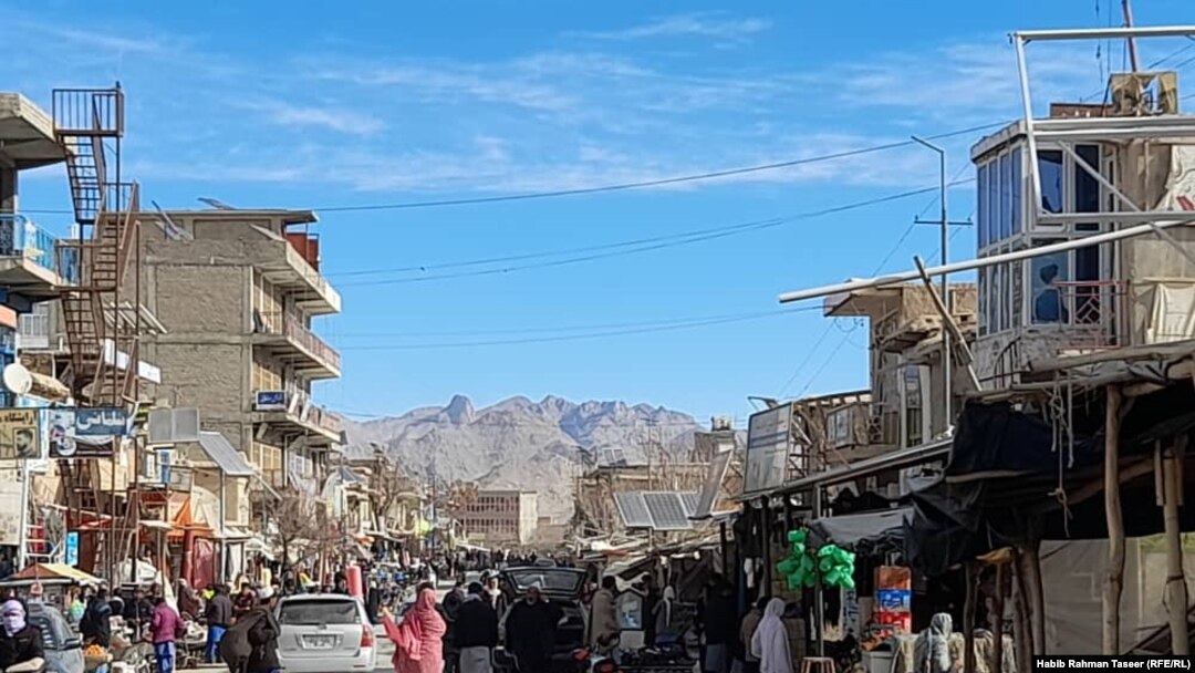 د جاغوري ولسوالۍ هغه ښځې چې کارونه يې کول وايي، طالبانو له راتګ سره يې اقتصادي وضعیت سخت خراب شوی دی