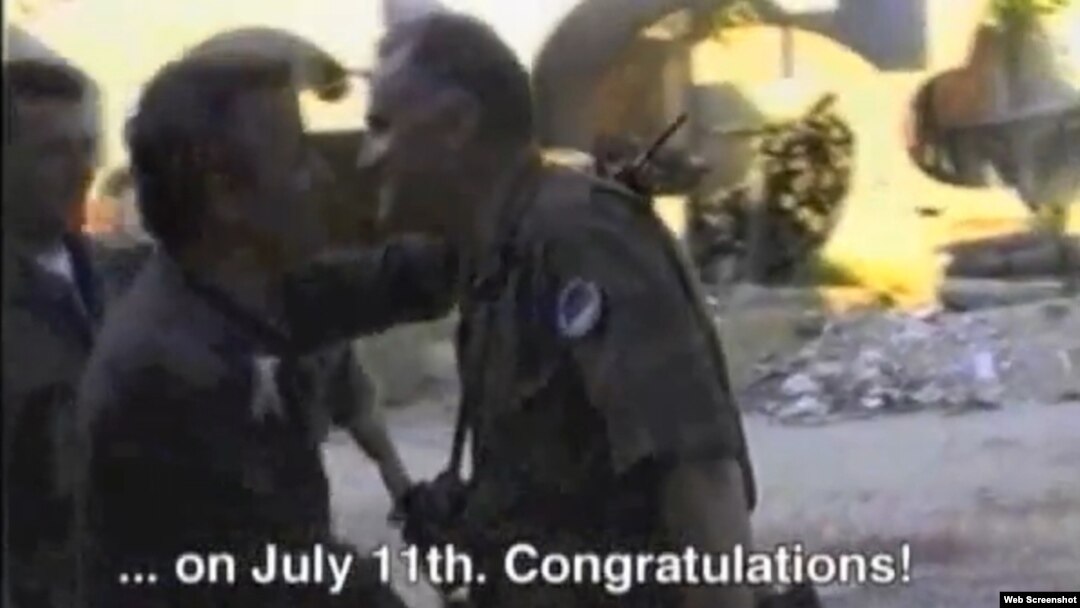 Mirko Trivić i Ratko Mladić u Srebrenici