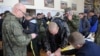 Редиците за регрутирање стануваат подолги во руските региони: „Ги земаат сите“