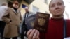 Паспортний наступ на Донбасі: навіщо Росії нові громадяни з «ЛДНР»
