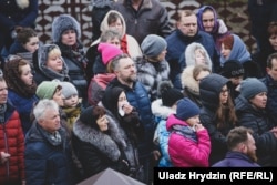 Падчас пахаваньня настаўніцы і вучня