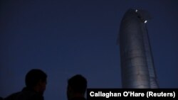 Цього разу при посадці Starship не вибухнув і не пошкодився, хоч трохи загорівся. Його одразу ж загасили