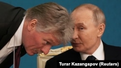 На запитання про те, чи передав Орбан, який днями мав зустріч із Трампом, якісь повідомлення, Пєсков відповів: «Ні»