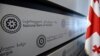 Большинство экспертов сходятся во мнении, что события последних дней сильно сузили поле для маневра финансового регулятора