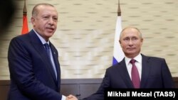 Режеп Тайып Эрдоган жана Владимир Путин Сочидеги жолугушууда. 17-сентябрь, 2018-жыл.