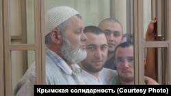 Крымскотатарские активисты Сервет Газиев, Осман Арифмеметов, Сейтвели Сетабдиев и Аким Бекиров в Кировском райсуде Ростова-на-Дону