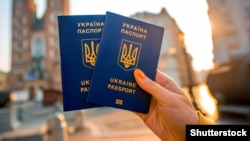 У вересні на зустрічі з українською громадою у Нью-Йорку президент Володимир Зеленський пропонував запровадити подвійне громадянство для українців, які проживають за кордоном