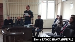 В Сухумском городском суде сегодня продолжили рассмотрение дела об «учебнике истории»
