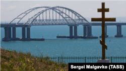 Вид на Крымский мост, иллюстрационное фото