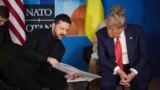 ABŞ-nyň prezidenti Donald Tramp (sagda) we ukrain prezidenti Wolodymyr Zelenski. Gaaga. 25-nji iýun, 2025 ý.
