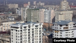 Новые здания в центре Бишкека. 