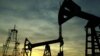 Ціни на американську сиру нафту впали до 20-річних мінімумів