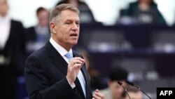 Bloomberg і Politico 22 лютого повідомили з посиланням на дипломатів НАТО, що Румунія повідомила Альянсу про те, що Йоганніс, який закінчує свій термін у грудні, зацікавлений у посаді