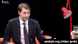 Кыргыз-орус өнүктүрүү фондунун башчысы Артем Новиков "Азаттыктын" студиясында. (архивдик сүрөт).