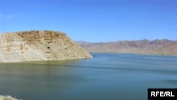 دریای هلمند که بخشی از آب آن به ایران میرود 