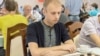 Шашки, вишиванка і дискваліфікація через росіян: український чемпіон довів незаконність відсторонення його від змагань