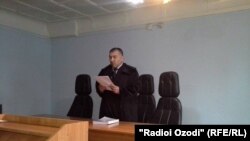 Лаҳзаҳои эълони ҳукми Шӯҳрат Қудратов дар додгоҳи шҳари Душанбе. 13 январи 2015