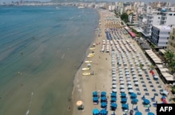 Pogled sa obale Drača.