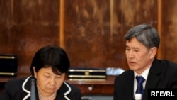 Kyrgyz residents of the Barak exclave have sent petitions to both President Roza Otunbaeva (left) and Prime Minister Almazbek Atambaev