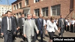Nagorno-Karabakh -- President of Armenia Serzh Sarkisian visits a renovated school in Stepanakert, 29Aug2010