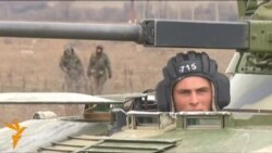 Ukrainian Troops Set Up Camp Near Russian Border