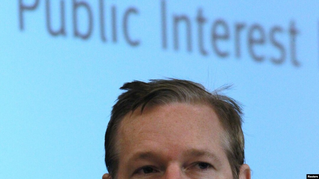 Osnivač WikiLeaksa na konferenciji za novinare u listopadu 2010. godine