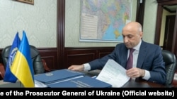 Про те, що Гюндуз Мамедов звільняється з посади, повідомили і в юридичній компанії «Міллер»