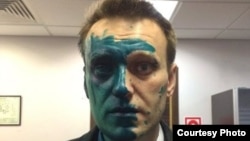 Aleksei Navalny after a "zelyonka" attack