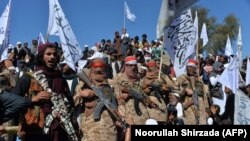 آرشیف، شماری از جنگجویان گروه طالبان