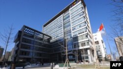 Experts say the battle between China and Google is a test case