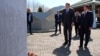 Milorad Dodik u Srebrenici sa gradonačelnikom Ćamilom Durakovićem, april 2015.