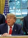 Дональд Трамп, віцепрезидент Джей Ді Венс та Марко Рубіо (праворуч) у Білому домі