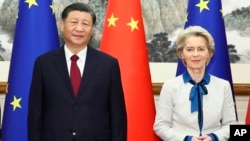 Kineski predsjednik Xi Jinping s predsjednicom Evropske komisije Ursulom von der Leyen na sastanku u Pekingu 2023. 