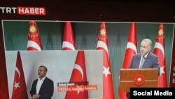 Түрк президенти Эрдоган Инандынын кармалганы жөнүндө билдирүү жасап жатат