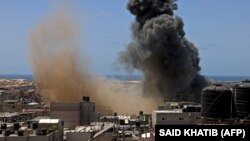تصویر آرشیف : لحظه حمله اسرائیل بر یکی از مناطق فلسطین 