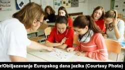 Rad, trud i znanje, nisu na cijeni, već je ulaznica za društvo koje je 'in' zapravo novac.