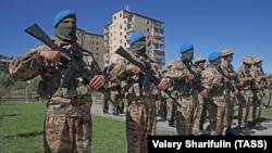 شماری از سربازان آذربایجان